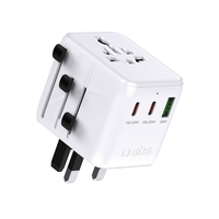 SBS Travel Adapter 2xUSB-C 1xUSB-A Universal - White SBS Travel Adapter 2xUSB-C 1xUSB-A Universal - White
