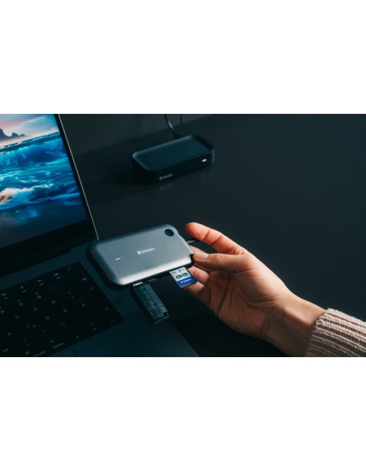 Verbatim Share My Screen WDA-01 USB-C to HDMI/VGA Wireless Display Adapter 1080P with 2x USB-A Hub & Card Reader Verbatim Share My Screen WDA-01 USB-C to HDMI/VGA Wireless Display Adapter 1080P with 2x USB-A Hub & Card Reader