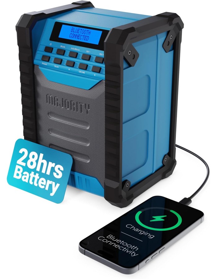 Majority LANDBEACH Portable Rugged Speaker FM-BT IP65 Waterproof 20hr Battery with PowerBank function