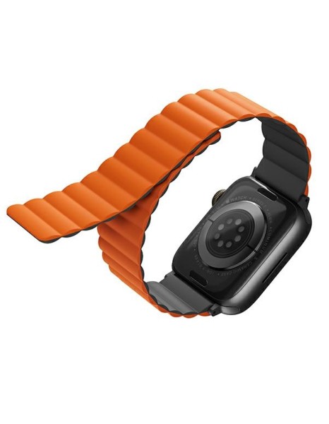 Uniq Revix Magnetic Strap for Apple Watch 42 / 44 / 45 / 49 mm - Black and Orange Uniq Revix Magnetic Strap for Apple Watch 42 / 44 / 45 / 49 mm - Black and Orange